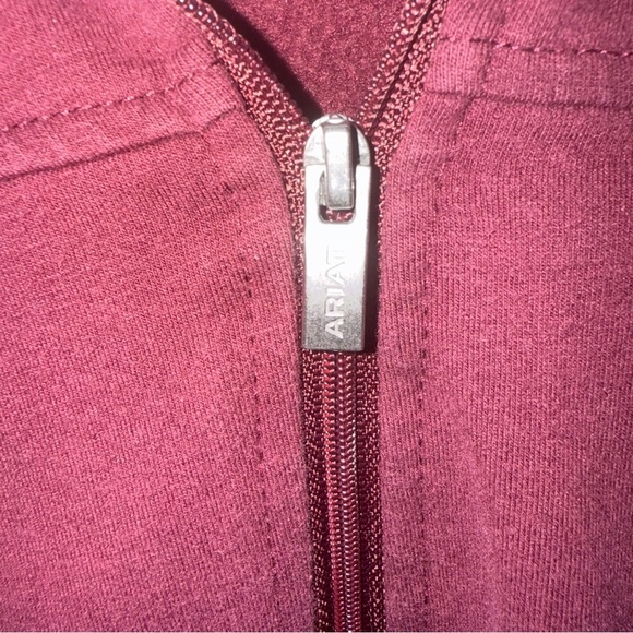 Ariat Women's Maroon collared Quarter-Zip Sweatshirt. Size Medium - Picture 5 of 8